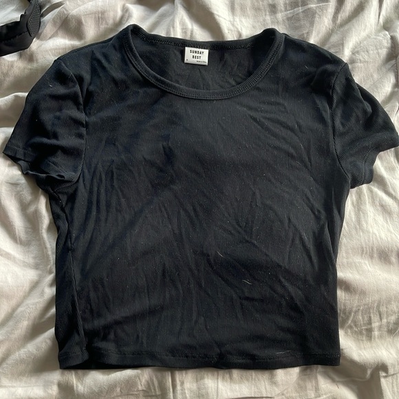 Aritzia. Sunday Best. Scoop neck croptop. Light ribbing - Picture 1 of 4